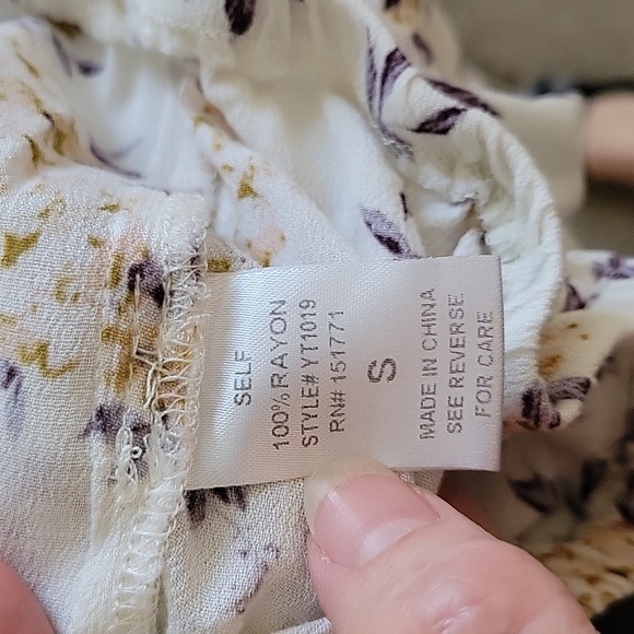 🌺3 for $10 Le Lis Ruffled Floral Long Sleeve Blouse - Picture 5 of 7